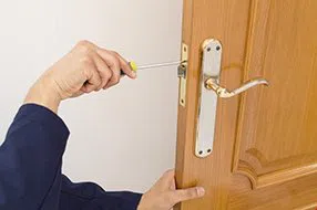 Lock Locksmith Tech Newbury, MA 978-301-6586 - lock-changing